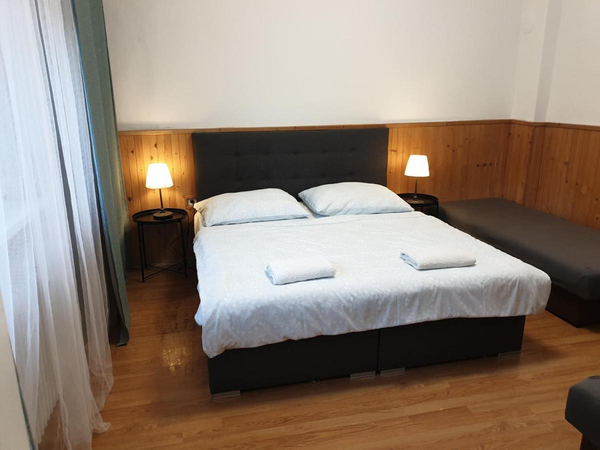 Apartmany Centro & Jacuzzi П'єштяни Екстер'єр фото