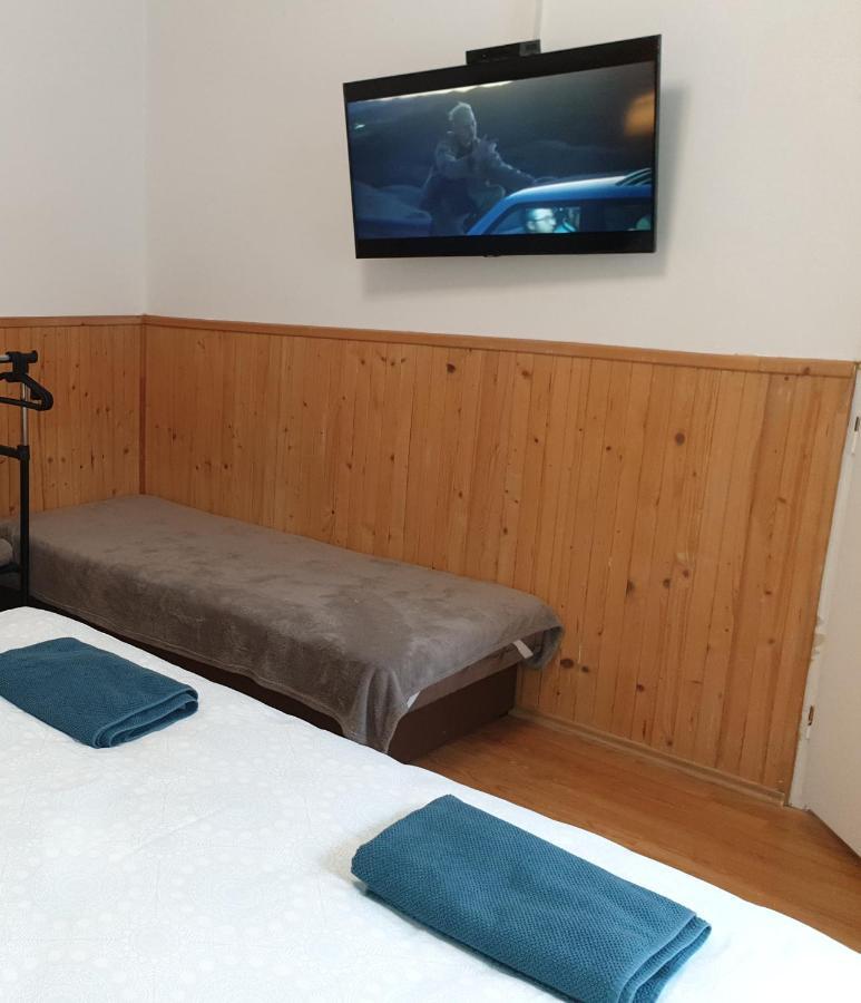 Apartmany Centro & Jacuzzi П'єштяни Екстер'єр фото