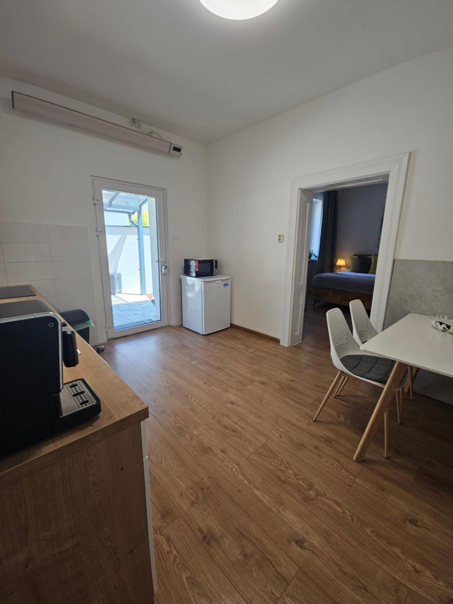 Apartmany Centro & Jacuzzi П'єштяни Екстер'єр фото