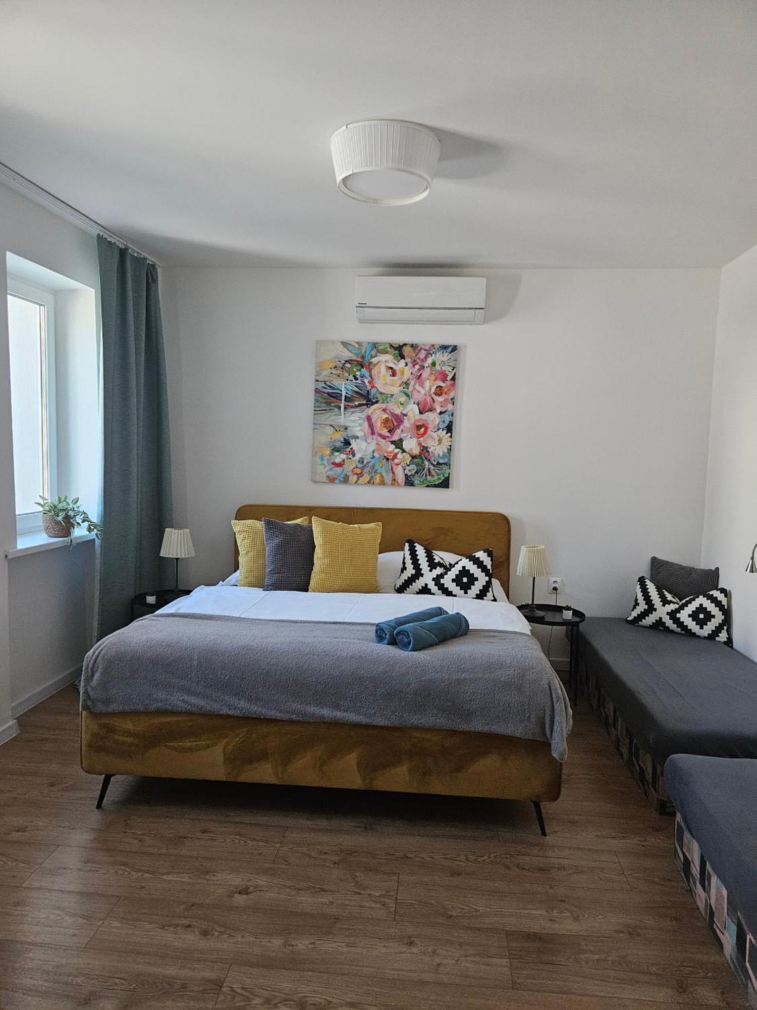 Apartmany Centro & Jacuzzi П'єштяни Екстер'єр фото