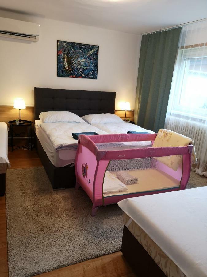 Apartmany Centro & Jacuzzi П'єштяни Екстер'єр фото