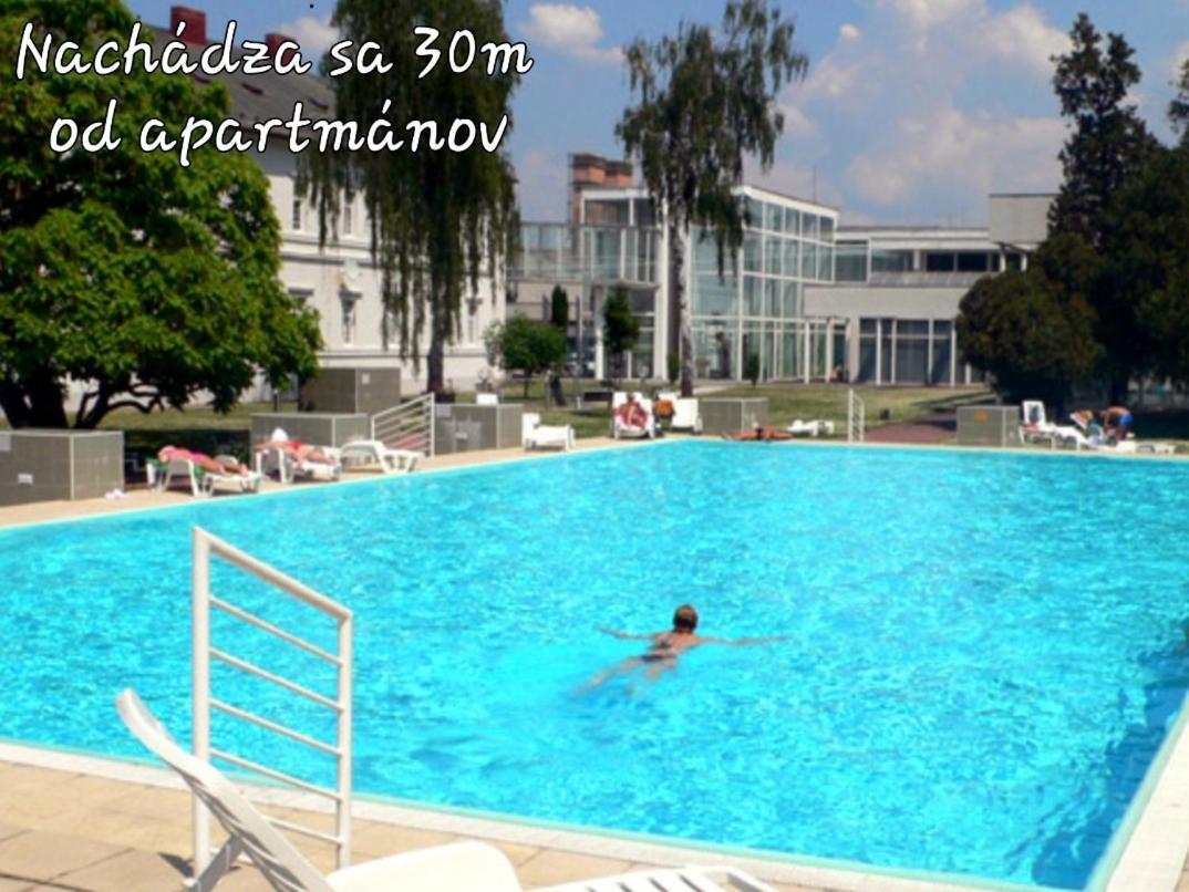 Apartmany Centro & Jacuzzi П'єштяни Екстер'єр фото